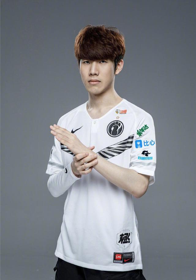 在赛场边 在赛场边